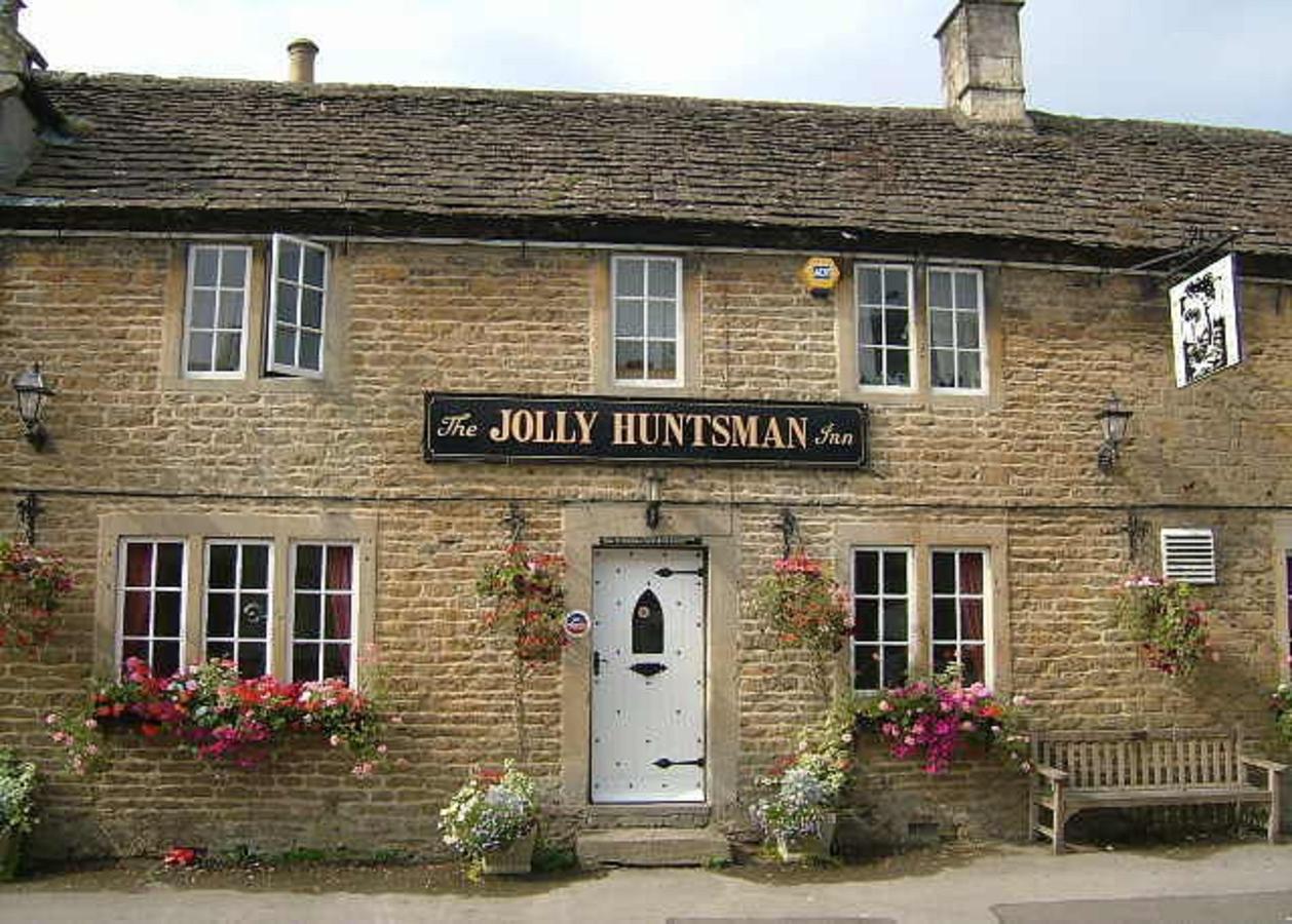 Hotel The Jolly Huntsman Chippenham  Exterior foto