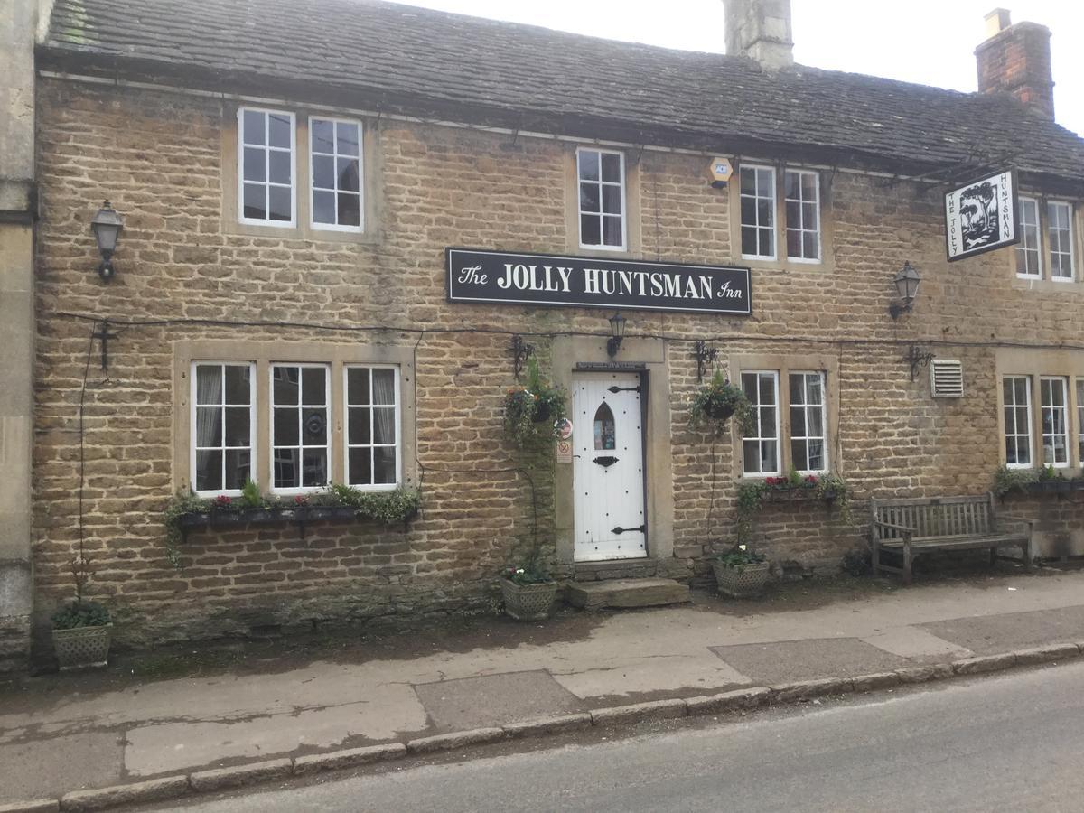 Hotel The Jolly Huntsman Chippenham  Exterior foto